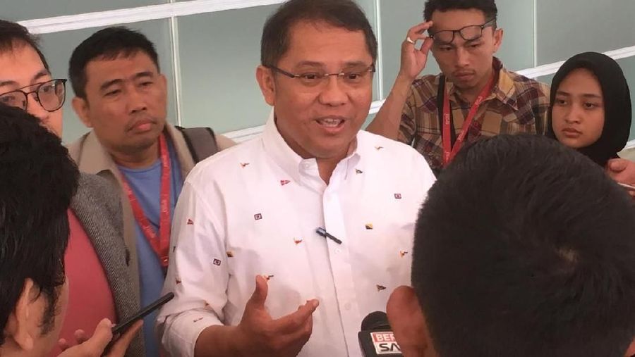 Menteri Kominfo Rudiantara mengatakan kebijakan blokir internet Papua untuk menangkal hoax.