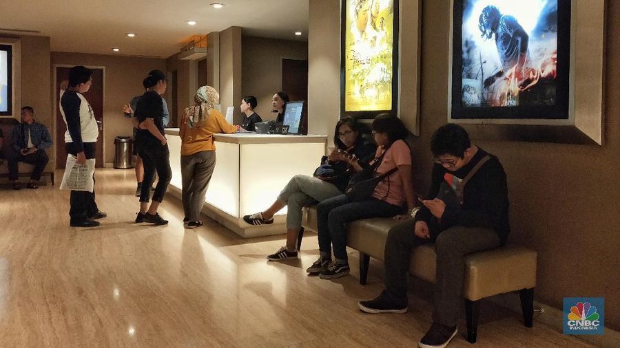Bioskop jaringan XXI yang berada di kawasan Taman Ismail Marzuki (TIM), Jakarta, akan berhenti beroperasi mulai Senin (19/8) besok. Rencananya, bangunan bioskop XXI ini masuk dalam proyek revitalisasi TIM. (CNBC Indonesia/Andrean Kristianto)