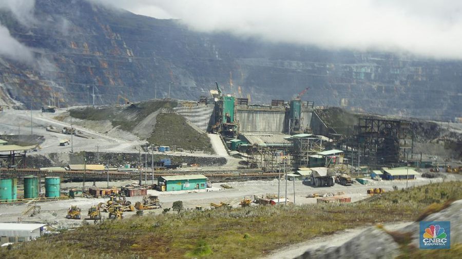 Aktivitas di tambang Grasberg open pit masih berlangsung. Operasi penambangan ditargetkan akan dihentikan pada area open pit pada triwulan III-2019.