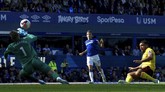 Everton harus berjuang keras untuk menang tipis 1-0 atas Watford pada pekan kedua Liga Inggris berkat gol tunggal Bernard di Goodison Park, Sabtu (17/8). (Ian Hodgson/PA via AP)
