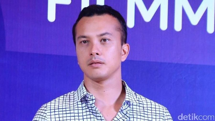 Sudah cantik, tampan, lalu baik hati. 7 artis kece ini seperti malaikat yang sibuk menyebarkan hal positif karena terpilih jadi duta organisasi internasional. 
