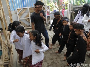 5 Lagu Kaulinan Barudak Sunda, Dinyanyikan saat Main