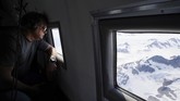 Es di Greenland diketahui mencair enam kali lebih cepat dari tahun 1980an. (AP Photo/Mstyslav Chernov)