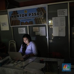 Liburan Mati Lampu, PLN: Gara-gara Hujan Deras & Petir