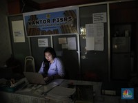 Liburan Mati Lampu, PLN: Gara-gara Hujan Deras & Petir