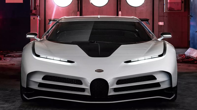 Desain mobil Bugatti Centodieci sebagai peringatan usia ke-110 dari perusahaan otomotif asal Perancis tersebut, cuma diproduksi 10 unit di dunia. 