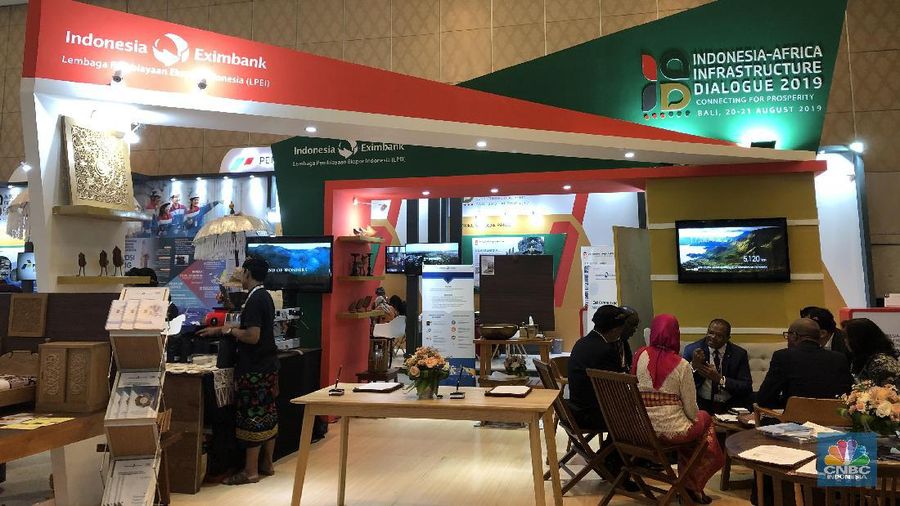Sebanyak empat Badan Usaha Milik Negara (BUMN) sepakat membentuk konsorsium untuk mengintip peluang investasi di sektor perkeretaapian di Afrika.