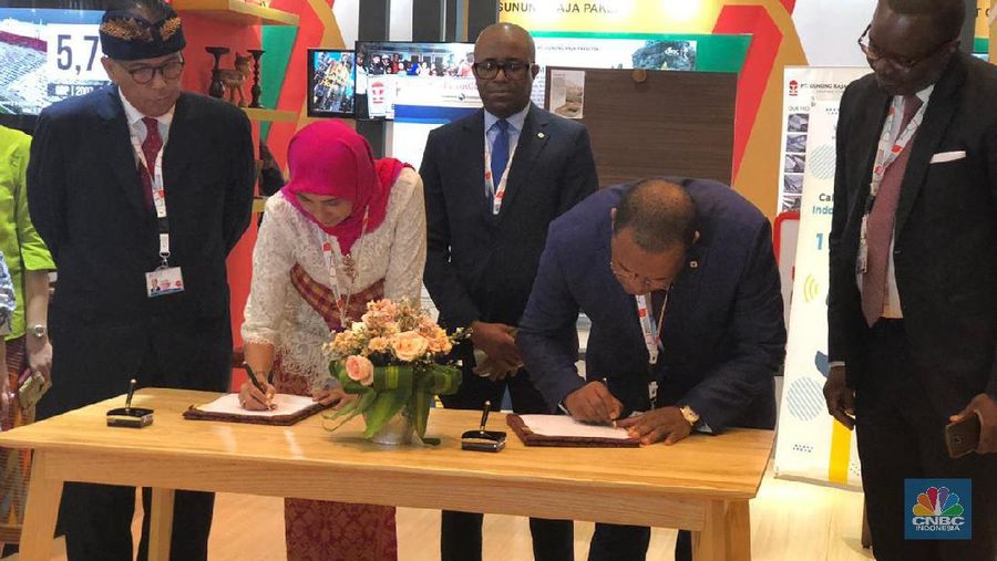 Indonesia Eximbank) meneken nota kesepahaman dengan PT Dirgantara Indonesia untuk perluasan pasar ekspor perusahaan di wilayah Afrika.