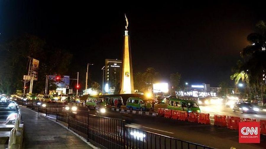 Pemkot Bogor menyemprot sejumlah jalan protokol dengan disinfektan 