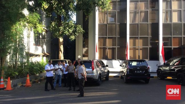 Polisi Periksa Empat Saksi Insiden Molotov di Kantor Golkar