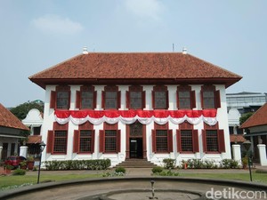 Video Menyingkap Isi Rumah Gubernur Jenderal VOC Reiner de Klerk