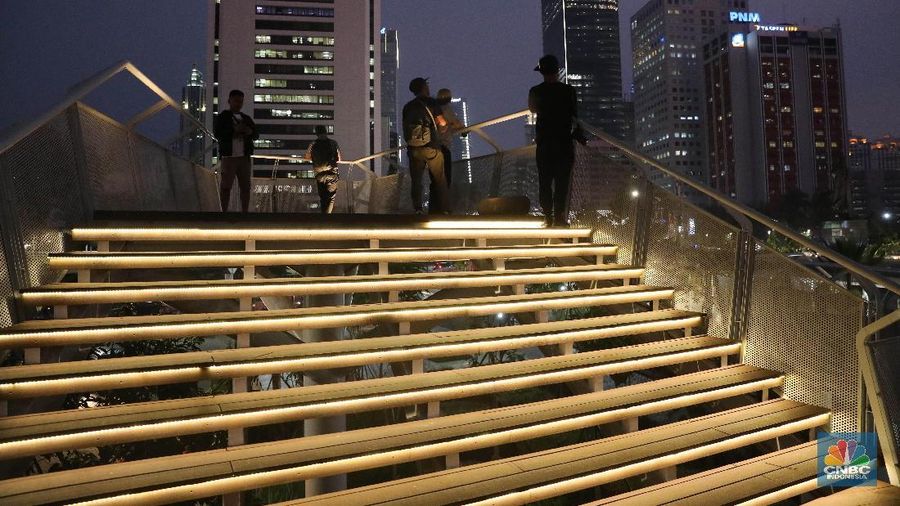 Taman spot budaya menjadi tempat interaksi yang baru bagi seluruh masyarakat Jakarta.