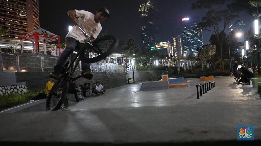 Taman spot budaya menjadi tempat interaksi yang baru bagi seluruh masyarakat Jakarta.