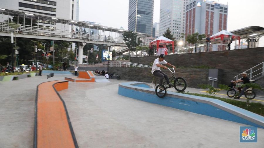 Taman spot budaya menjadi tempat interaksi yang baru bagi seluruh masyarakat Jakarta.