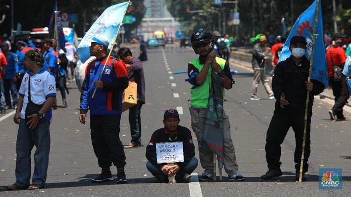 Resah, Buruh Tolak Aturan Perluasan Jabatan Pekerja Asing Jabatan pekerja asing ditambah di Indonesia.
