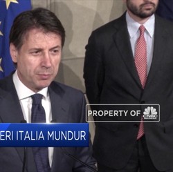 Dihadang Mosi Tidak Percaya, PM Italia Mundur