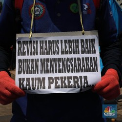 Pantang Mundur, Buruh Terus Tolak Revisi UU Ketenagakerjaan