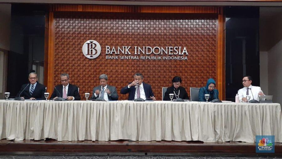 Rasio giro wajib minimum (GWM) bank umum saat ini dipatok 6%. Sedangkan bank umum syariah 4,5%. Dengan GWM rata-rata tetap berada di rasio 3%.