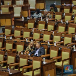 Hapus Pensiun Anggota DPR, Ganti Dengan Uang Terima Kasih!