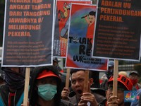 Serikat Buruh Geruduk DPR, Tolak Revisi UU Ketenagakerjaan