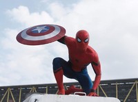 Rilis Tom Holland 'Spider-Man' Mundur, Cek Jadwal Barunya!