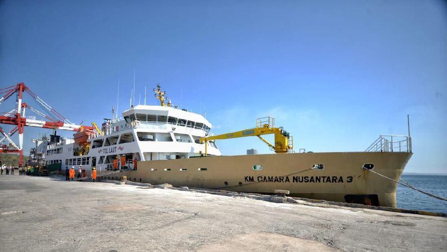 Tol laut di daerah timur dikuasai oleh perorangan sehingga ada monopoli.