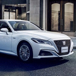 Mobil Dinas Baru Menteri Crown G-Executive, Ini Kelebihannya