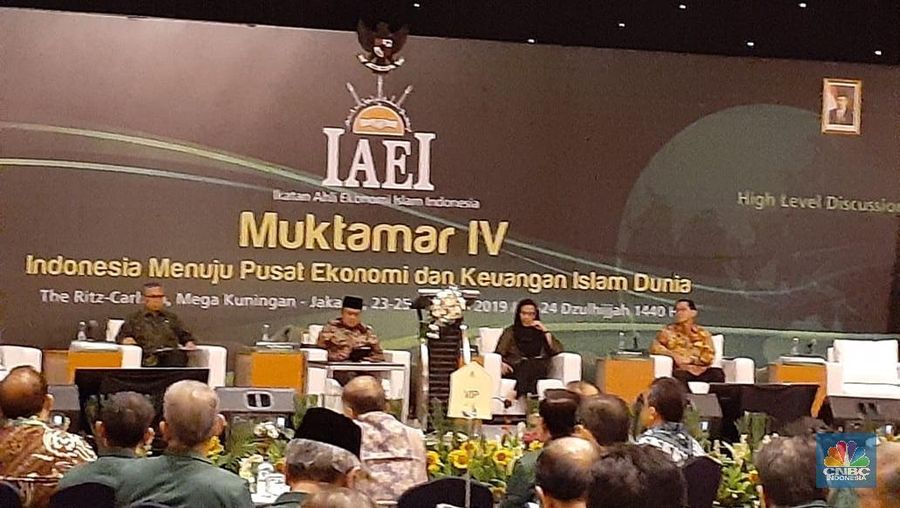 Sri Mulyani punya jabatan baru. Menteri Keuangan ini kini menjabat sebagai Ketua Ikatan Ahli Ekonomi Islam Indonesia (IAEI) menggantikan Bambang Brodjonegoro.