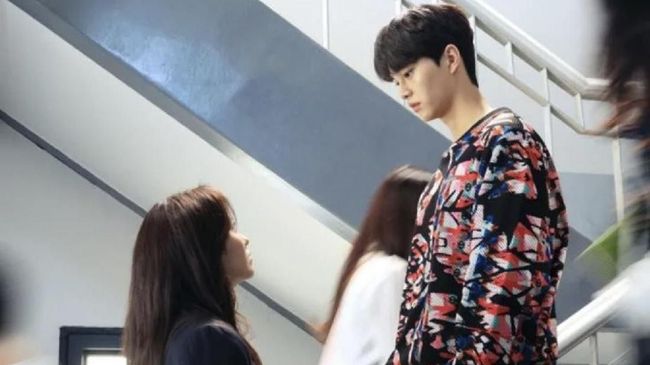 Sinopsis 'Love Alarm': Manis dan Pahit Aplikasi Pencari Cinta Sinopsis 'Love Alarm': Manis dan Pahit Aplikasi Pencari Cinta