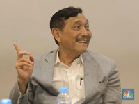 Luhut Bicara Arak Bali yang Dipercaya Anti Covid-19
