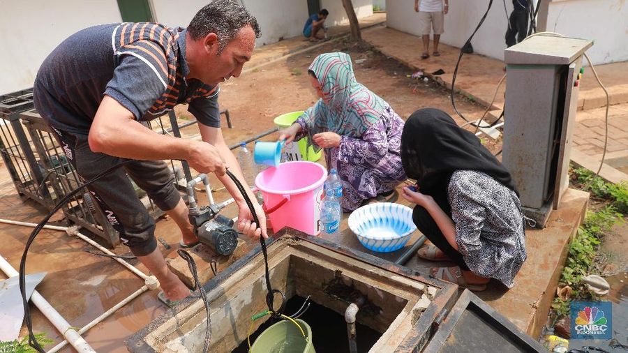Pemprov dan DPRD DKI Jakarta memutuskan pencari suaka harus meninggalkan lahan eks Kodim Jakarta Barat pada 31 Agustus 2019.