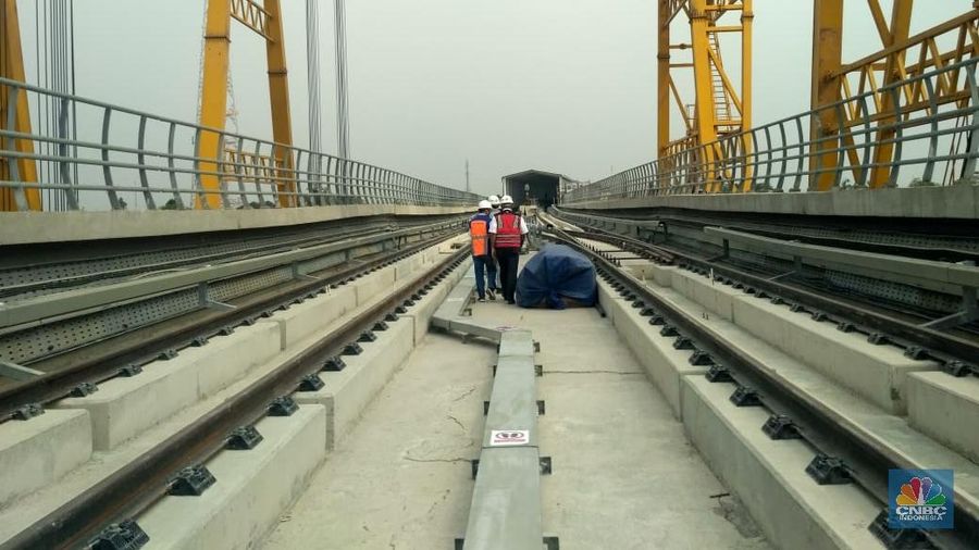 LRT buatan INKA akan diujicoba pada jalur Cawang-Cibubur.
