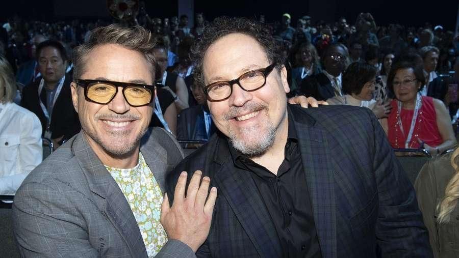 Gelar Disney Legends diterima pemeran Tony Stark ini lewat kiprahnya yang dianggap berhasil dan turut membesarkan Marvel Cinematic Universe.