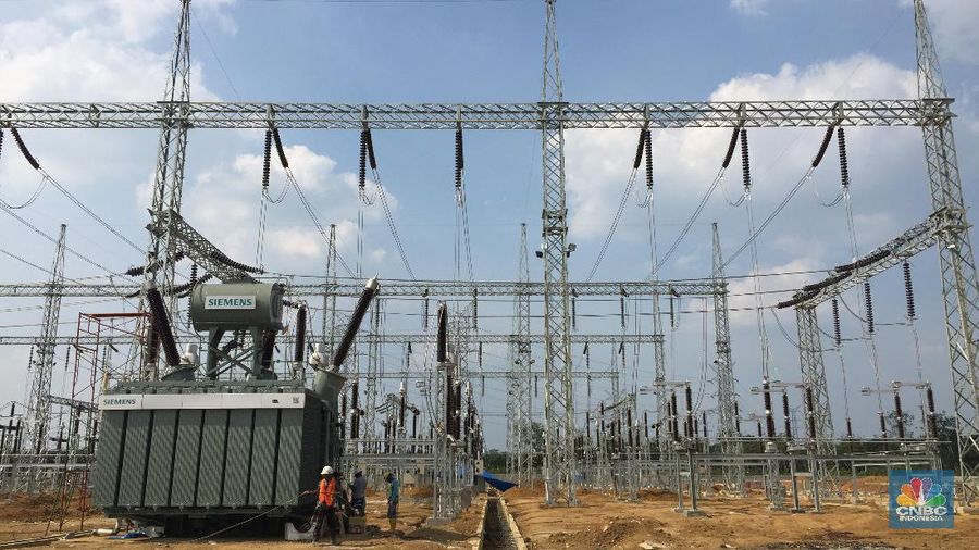 PT PLN (Persero) membangun dua Gardu Induk Tegangan Ekstra Tinggi (GITET) berkapasitas 150kV di Sungai Rumbai. (CNBC Indonesia/Monica Wareza)