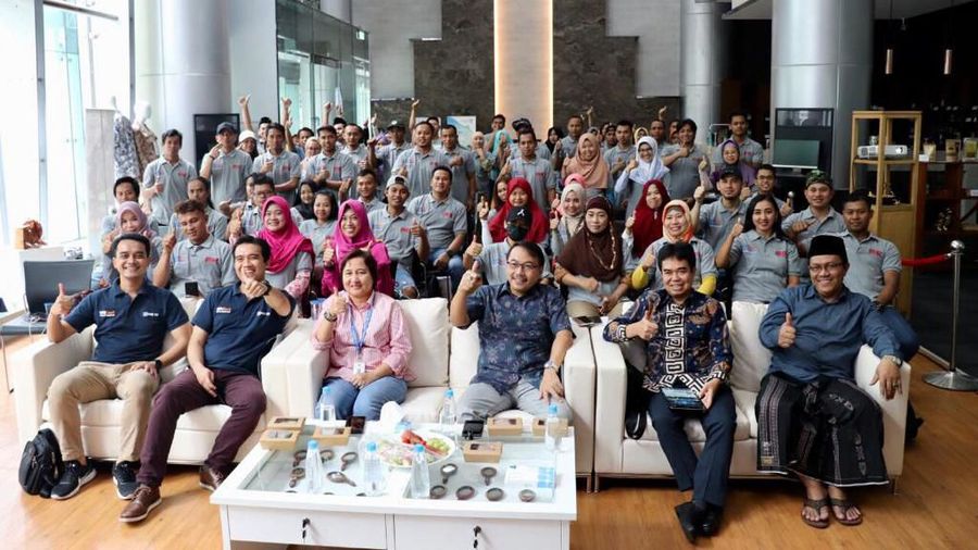 Ratusan Pekerja Migran Indonesia (PMI) Taiwan meramaikan area penyelenggaraan literasi keuangan di Indonesia Exhibition Center, Kantor Dagang dan Ekonomi Indonesia (KDEI) Taipei, Taiwan pada Minggu (25/8).