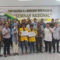 Mind Id Salurkan Beasiswa untuk Mahasiswa Uncen Papua