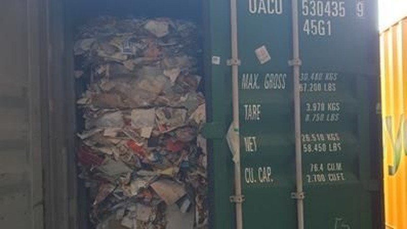 Sampah kiriman dari berbagai negara seperti Amerika Serikat, Australia, dan lainnya ini tidak dapat diolah kembali karena melanggar Permendag