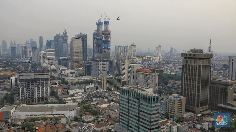Suasana gedung bertingkat di Jakarta, Selasa (27/8/2019). (CNBC Indonesia/Andrean Kristianto)