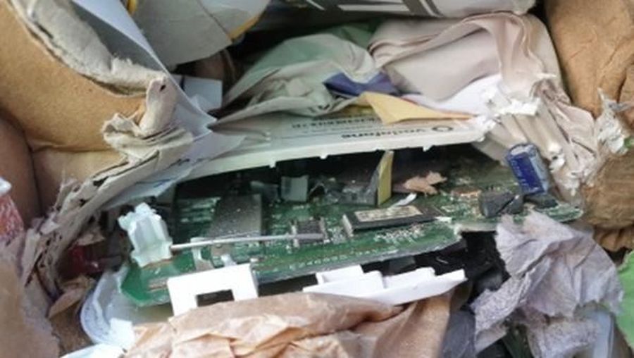 Sampah kiriman dari berbagai negara seperti Amerika Serikat, Australia, dan lainnya ini tidak dapat diolah kembali karena melanggar Permendag