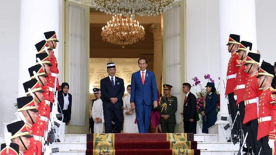 Presiden Joko Widodo (Jokowi) menerima kunjungan kenegaraan Raja Malaysia.