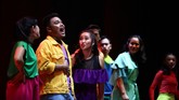 Di akhir pelatihan, mereka kemudian menampilkan hasil pelatihan intensif dalam showcase bertajuk What I Did For Love yang menampilkan lebih dari 40 lagu-lagu Broadway yang dikemas dalam sebuah pertunjukan musikal. (dok. Djarum Bakti Budaya Foundation)