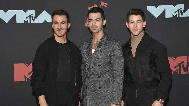 Taylor Swift dan Shawn Mendes termasuk 5 musisi dengan penghasilan tertinggi yang menjadi penampil di MTV Music Video Awards 2019.