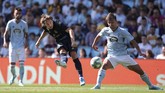 Nama Luka Modric sempat muncul sebagai pemain yang ditawarkan oleh Real Madrid tetapi rumor ini tak menjadi isu serius. (AP Photo/Luis Vieira)