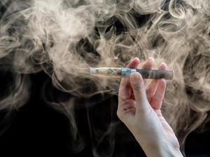 Heboh DJ Pria Ajari Balita Isap Vape Dikecam Pemda hingga Diselidiki Polisi