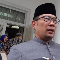 Naik KA Cepat Whoosh, Ridwan Kamil Ditanya Netizen Bayar Gak