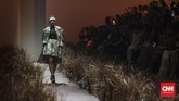 Akan tetapi, gambaran sederhana nan bersahaja ala The Amish benar-benar berbeda di tangan Hian Tjen. Amish tak lagi sederhana. (CNN Indonesia/Bisma Septalisma)
