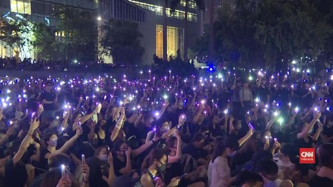 VIDEO: Dugaan Pelecehan Terhadap Pedemo Hong Kong