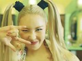 Sunmi, Prestasi dan Sensasi Sang 'Ratu LGBT'