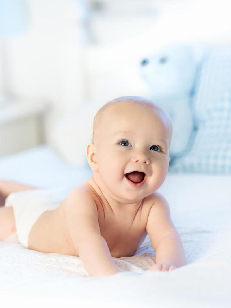 Bukan Cuma Bayi, Orang Dewasa Juga Butuh Tummy Time, Ini Manfaatnya
