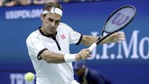 Roger Federer menghadapi petenis Bosnia-Herzegovina, Damir Dzumhur di babak kedua (AP Photo/Eduardo Munoz Alvarez)